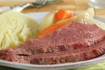 Slow Cooked Corned Beef and Cabbage